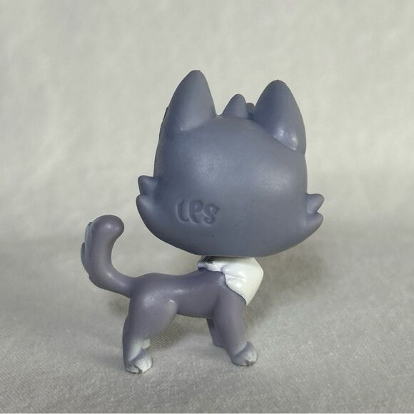Littlest Pet Shop Hasbro LPS Wolf Husky Dog Gray White Blue Dot Eyes - Picture 3 of 5